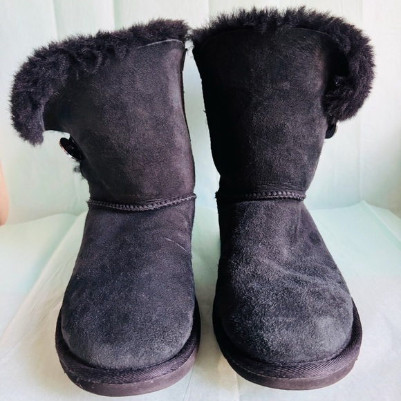 UGG Ankle Boots With Sparkly Button And Rhinestone UGG Signature Black Size 6 - Picture 1 of 5